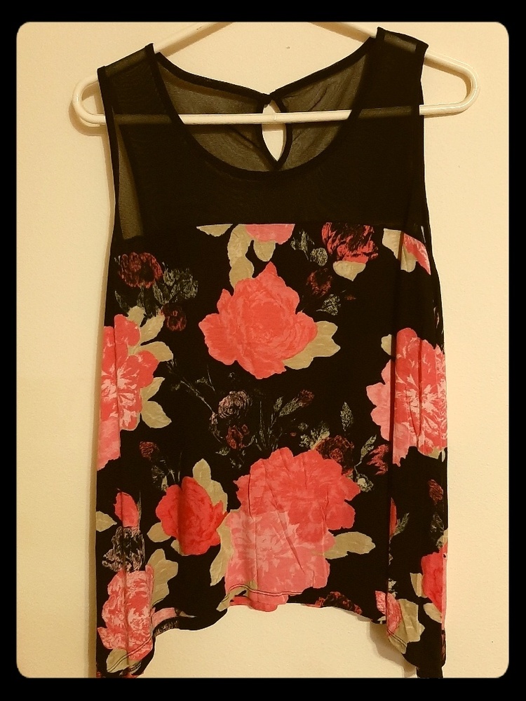 INC International Concepts black & Floral Top L